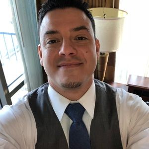 Meet your Posher, Moises